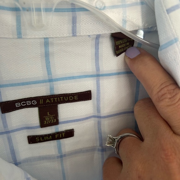 BCBG Men's Slim Fit White Button Down Dress Shirt with Blue Print Size Large - Picture 7 of 7
